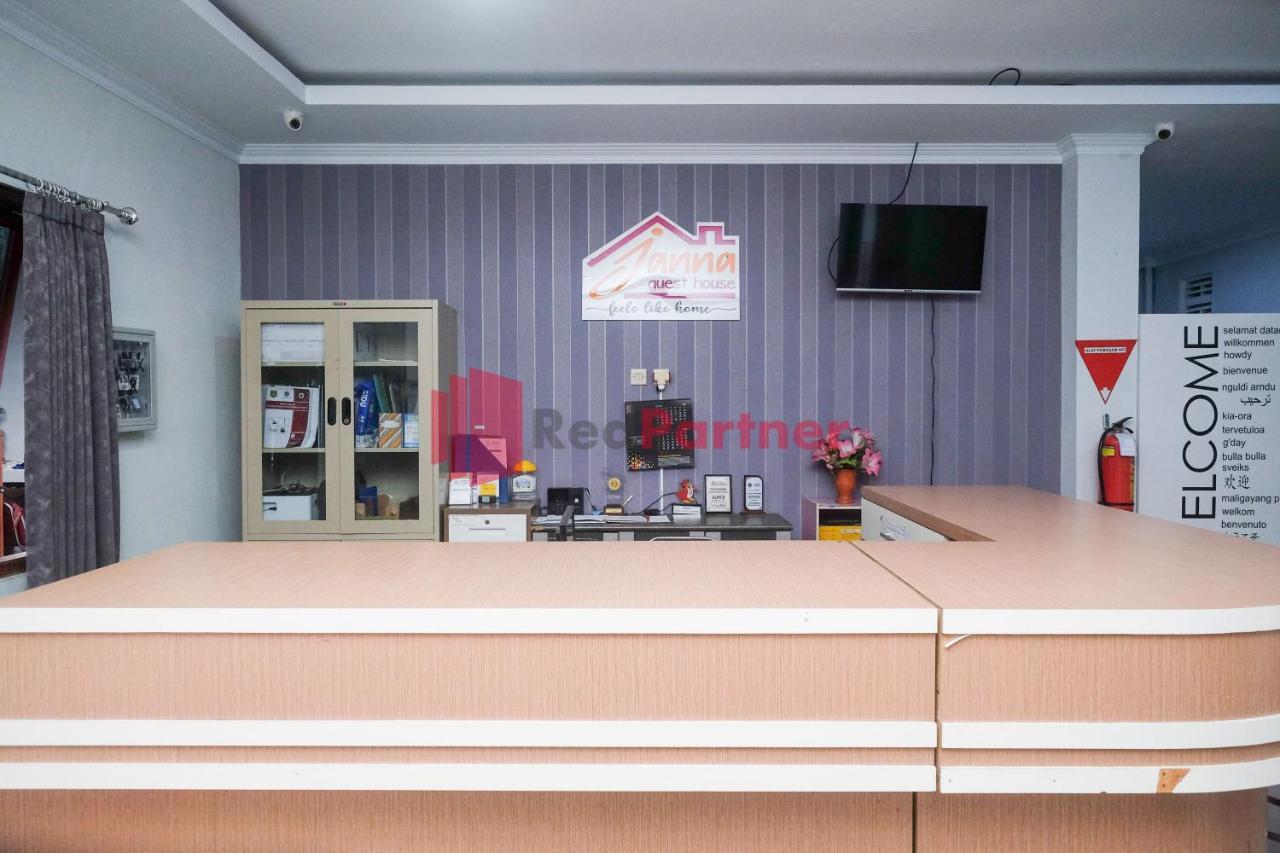 Janna Syariah Mitra Reddoorz Hotel