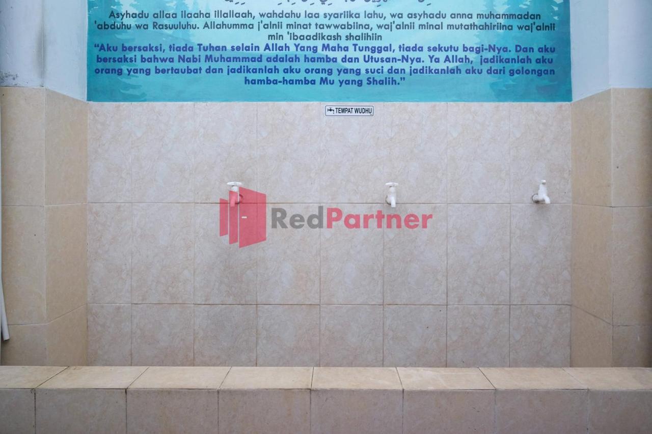 Janna Syariah Mitra Reddoorz Hotel 2*